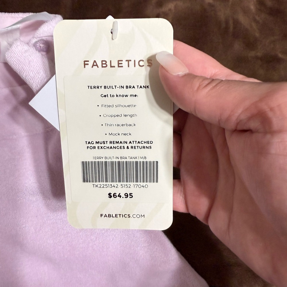 NWT woman’s size medium Fabletics cropped tank - Picture 6 of 13